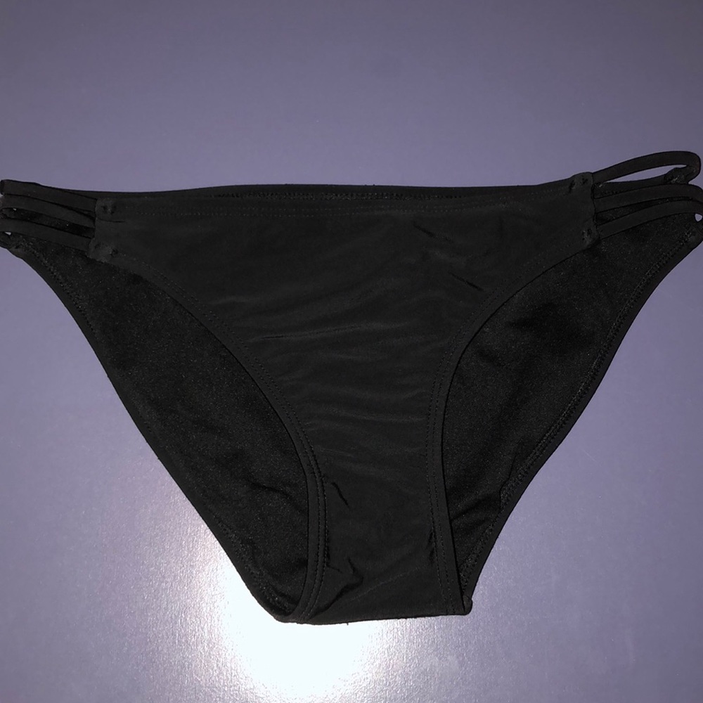 Black bikini bottoms